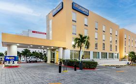 Hotel Express Cancun